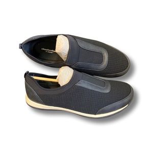 Navy blue fashion sneakers